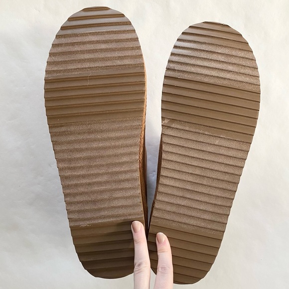 Old Navy Faux Fur-Lined Booties in Chestnut NEW - Picture 5 of 5